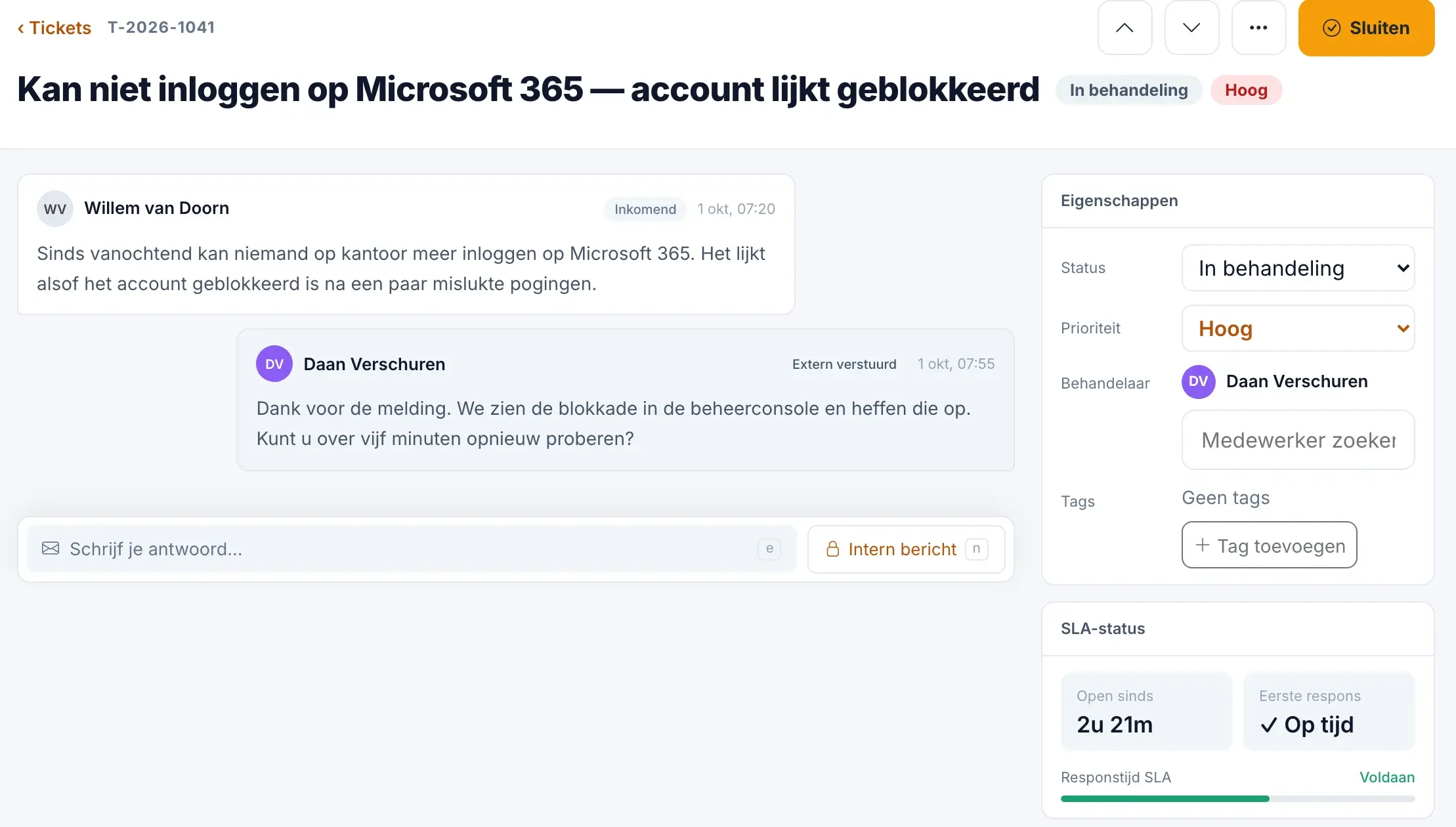 Een ticket in Staurio over een geblokkeerd Microsoft 365-account, met de mail van de klant, het antwoord, de behandelaar en de SLA-status