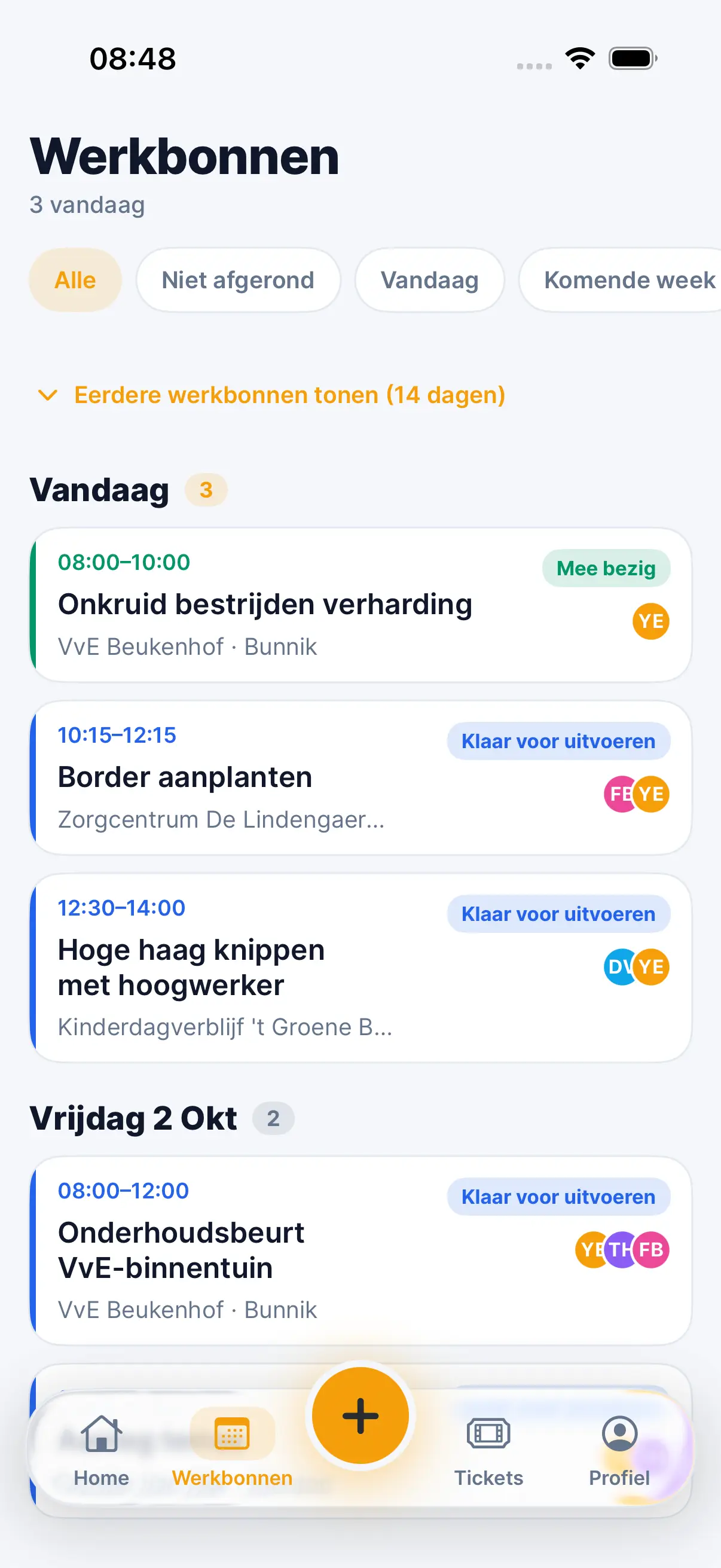De werkbonnenlijst in de Staurio-app met de klussen van vandaag en morgen, sommige met meerdere hoveniers